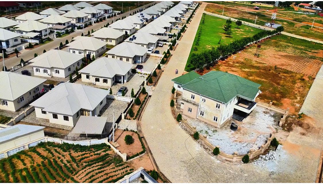 Water Lake Farm Estate — Aerial Vista